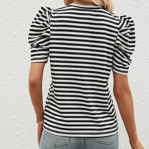 Who What Wear Black and White Striped Short Sleeve Top - Picture 2 of 5